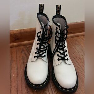 White 1460 Women’s Smooth Leather Doc Martens